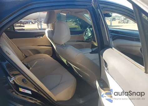 2018 Toyota Camry Le из США, поврежденный, VIN 4T1B11HKXJU054641